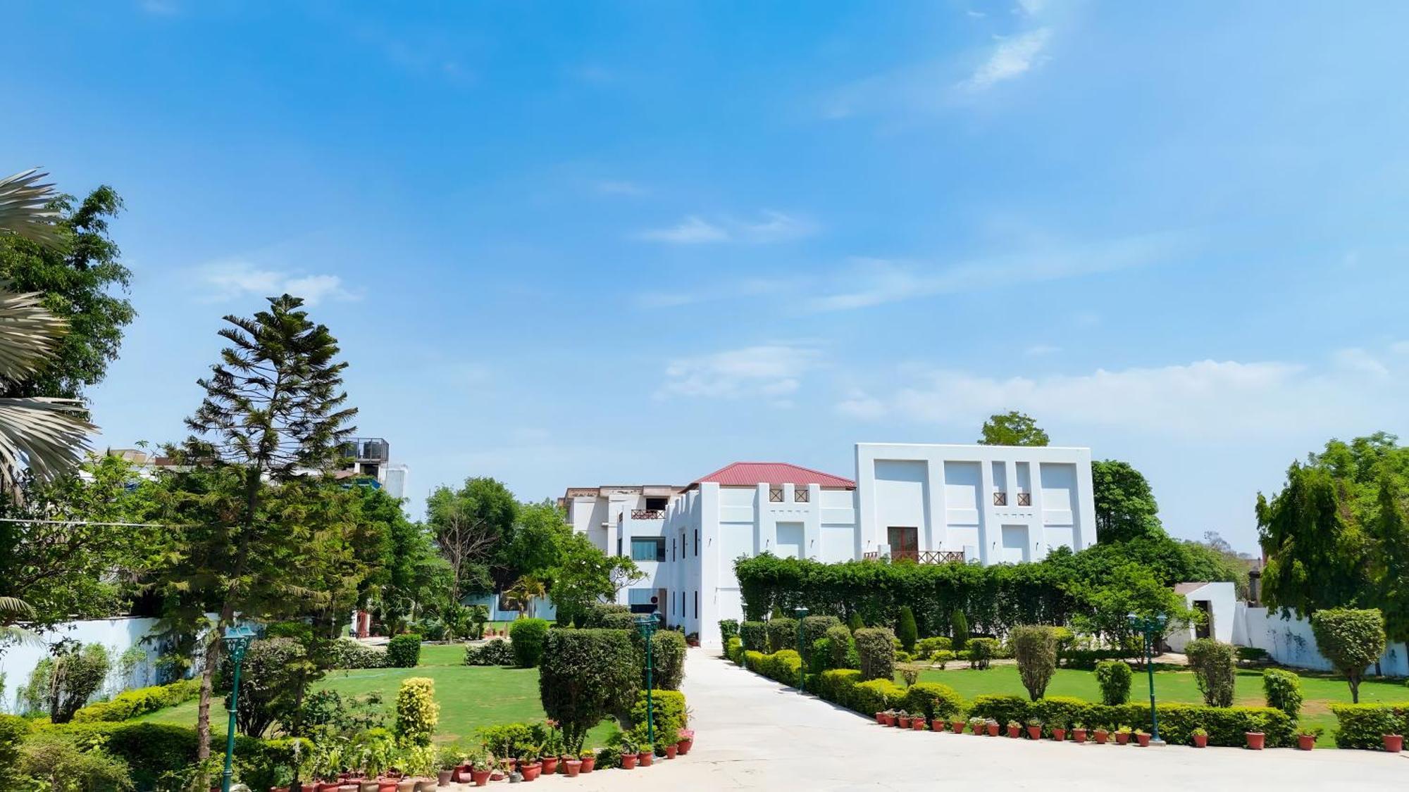 Pink Villa Boutique Hotel Meerut Extérieur photo